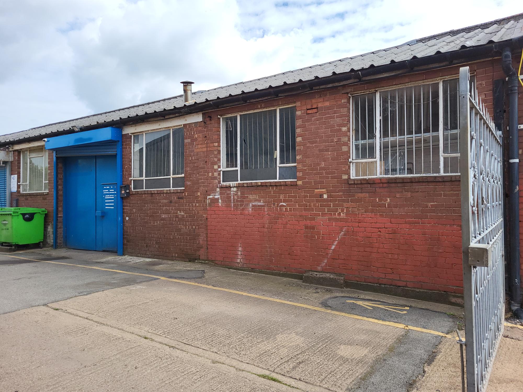 Commercial Units to let Burntwood Boxpod